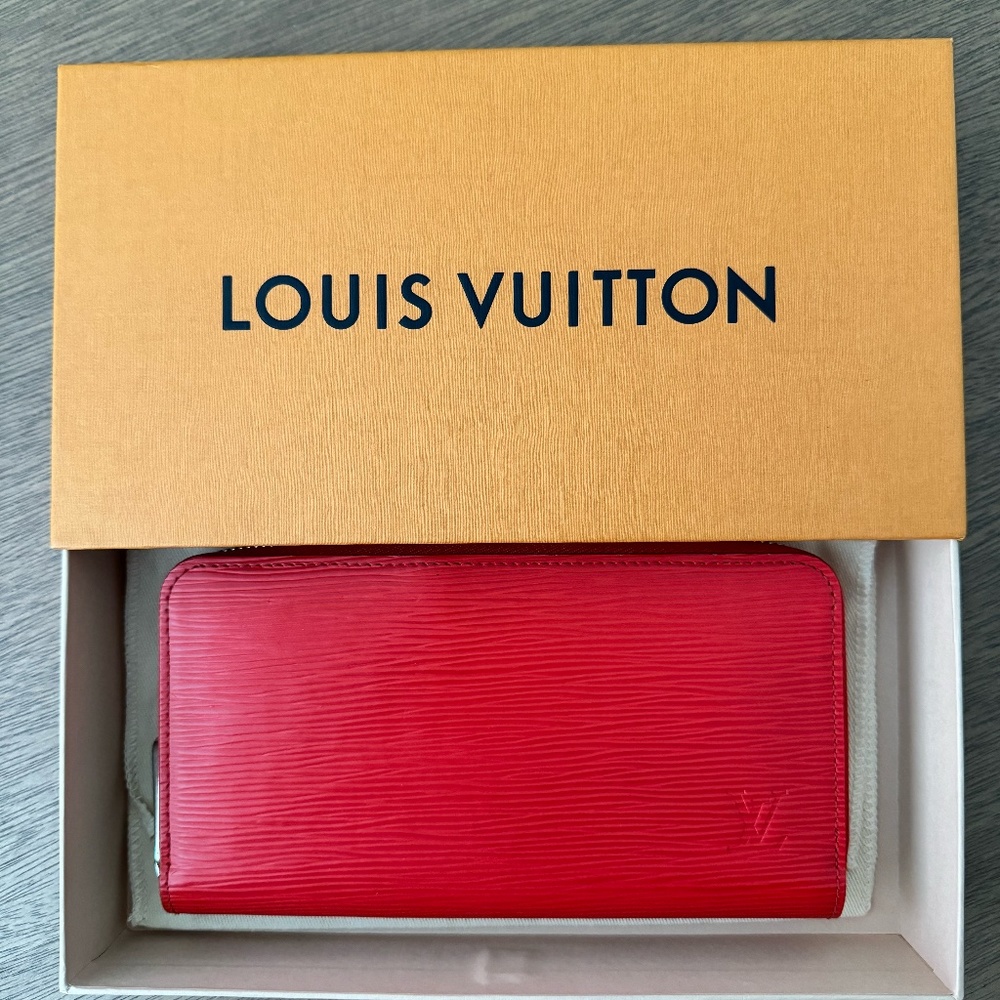 Louis Vuitton Zippy Wallet
